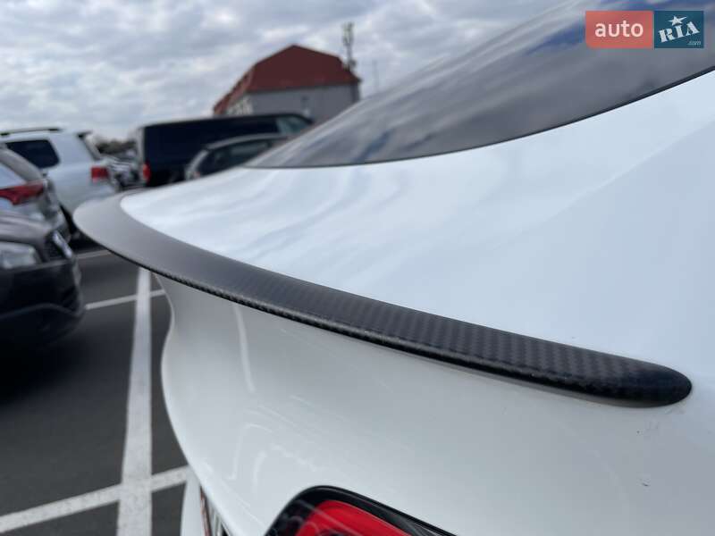 Внедорожник / Кроссовер Tesla Model Y 2023 в Киеве