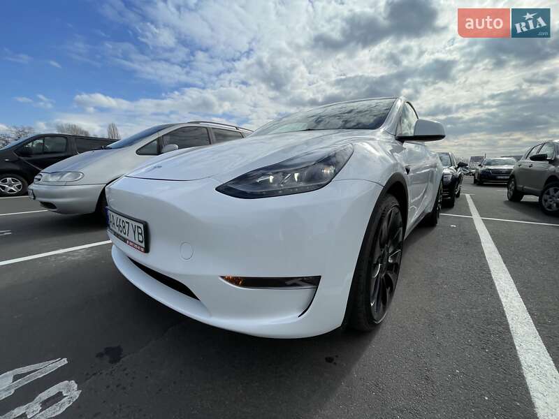 Внедорожник / Кроссовер Tesla Model Y 2023 в Киеве