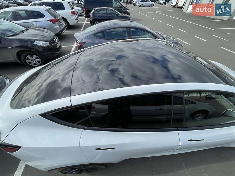 Внедорожник / Кроссовер Tesla Model Y 2023 в Киеве
