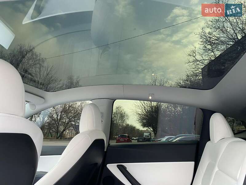 Внедорожник / Кроссовер Tesla Model Y 2022 в Полтаве