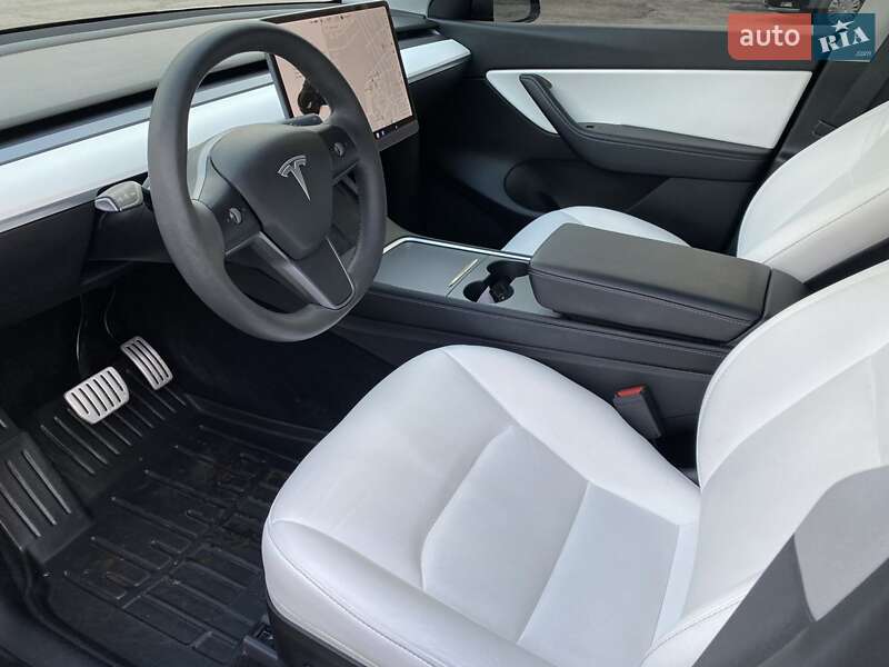 Внедорожник / Кроссовер Tesla Model Y 2022 в Полтаве
