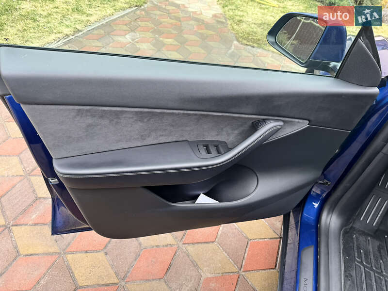 Внедорожник / Кроссовер Tesla Model Y 2021 в Борисполе