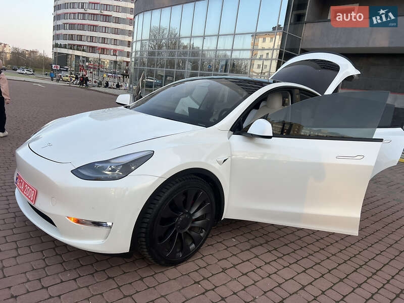 Внедорожник / Кроссовер Tesla Model Y 2022 в Ивано-Франковске
