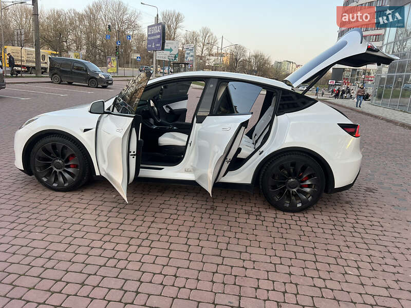 Внедорожник / Кроссовер Tesla Model Y 2022 в Ивано-Франковске