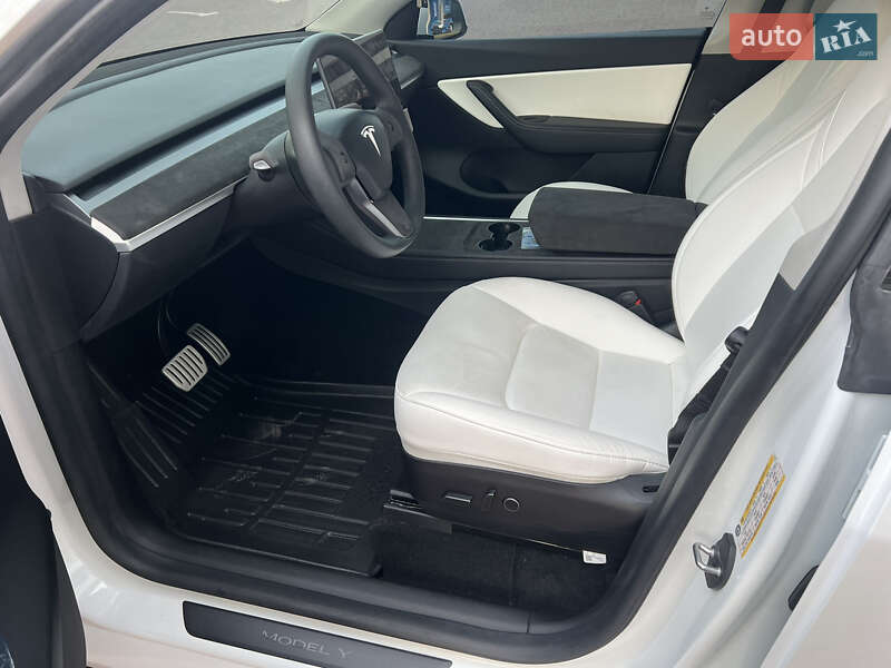 Внедорожник / Кроссовер Tesla Model Y 2022 в Ивано-Франковске