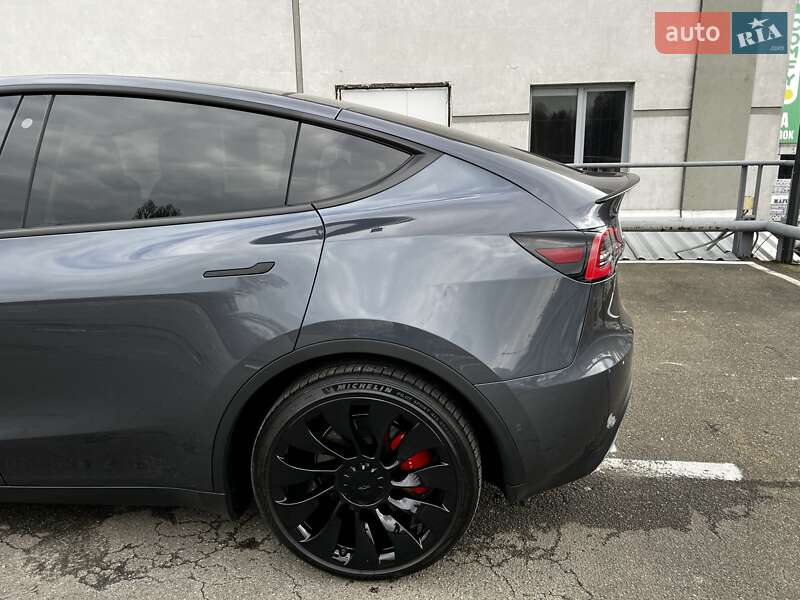 Внедорожник / Кроссовер Tesla Model Y 2022 в Киеве