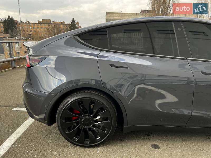 Внедорожник / Кроссовер Tesla Model Y 2022 в Киеве