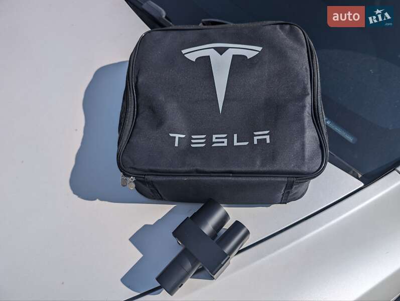 Позашляховик / Кросовер Tesla Model Y 2021 в Черкасах