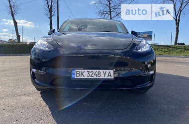 Внедорожник / Кроссовер Tesla Model Y 2022 в Ровно