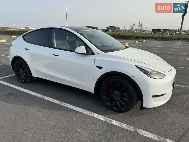 Позашляховик / Кросовер Tesla Model Y 2022 в Львові