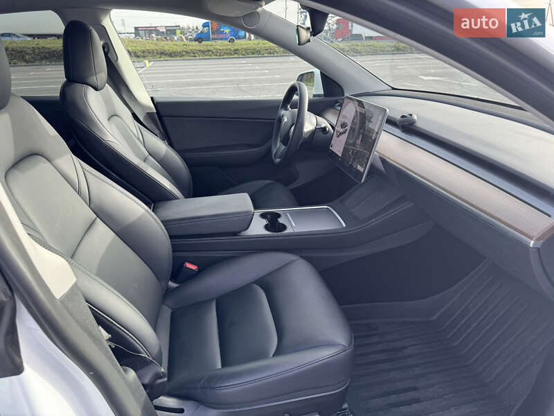 Позашляховик / Кросовер Tesla Model Y 2022 в Львові