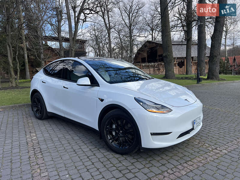 Tesla Model Y 2020