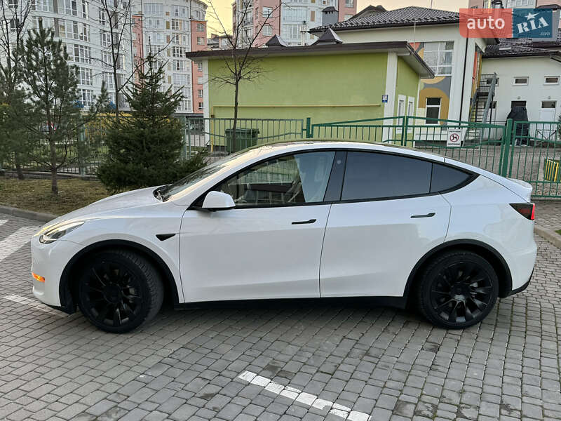 Внедорожник / Кроссовер Tesla Model Y 2022 в Ивано-Франковске