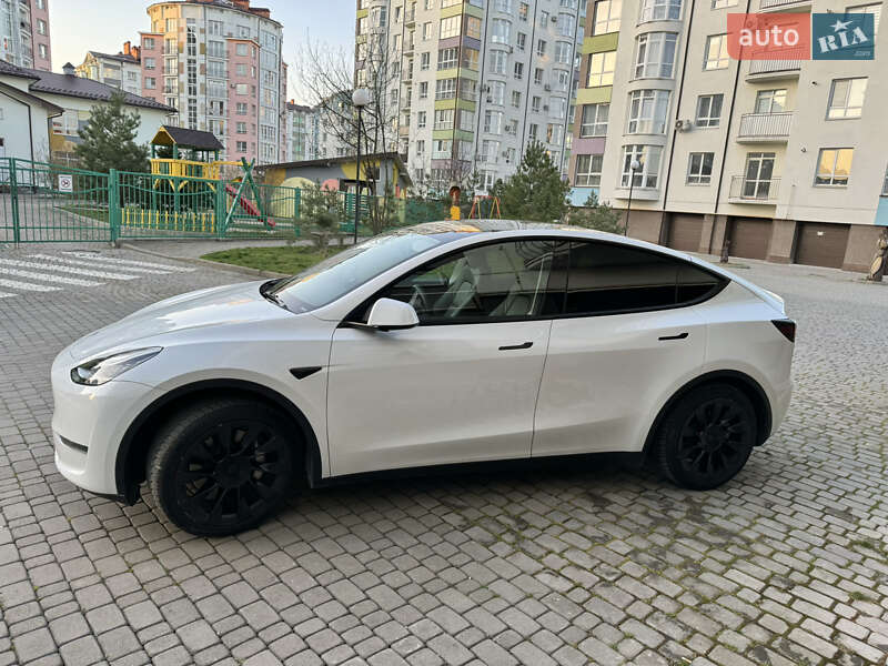 Внедорожник / Кроссовер Tesla Model Y 2022 в Ивано-Франковске