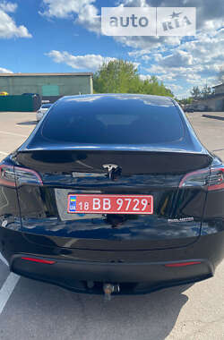 Внедорожник / Кроссовер Tesla Model Y 2023 в Ровно