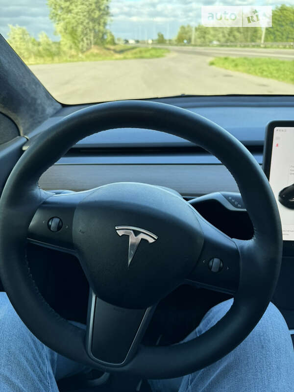 Внедорожник / Кроссовер Tesla Model Y 2021 в Полтаве