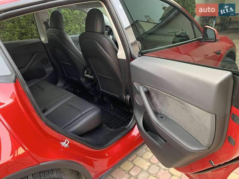 Позашляховик / Кросовер Tesla Model Y 2023 в Львові