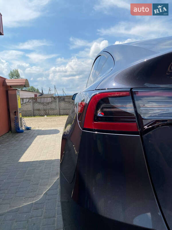 Внедорожник / Кроссовер Tesla Model Y 2021 в Косове