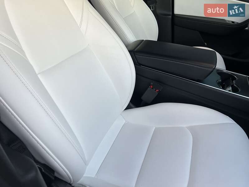 Позашляховик / Кросовер Tesla Model Y 2020 в Києві