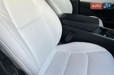 Внедорожник / Кроссовер Tesla Model Y 2020 в 