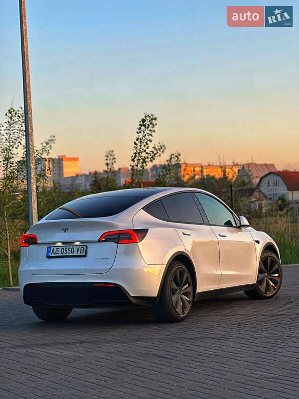 Tesla Model Y 2020