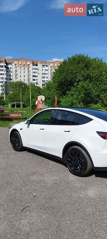 Внедорожник / Кроссовер Tesla Model Y 2023 в Львове