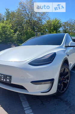 Внедорожник / Кроссовер Tesla Model Y 2020 в Киеве