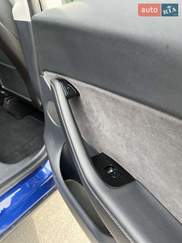 Внедорожник / Кроссовер Tesla Model Y 2020 в Виннице