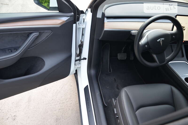 Позашляховик / Кросовер Tesla Model Y 2022 в Черкасах фото 10 Позашляховик / Кросовер Tesla Model Y 2022 в Черкасах