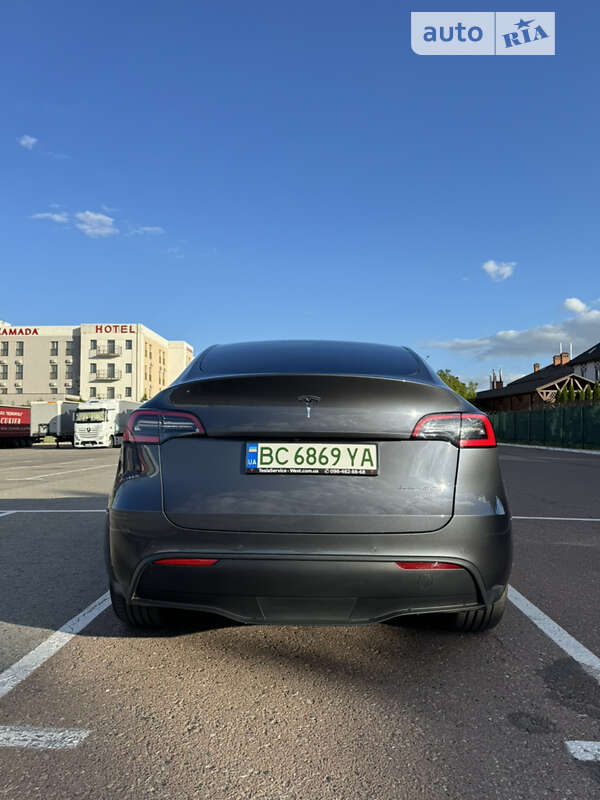 Позашляховик / Кросовер Tesla Model Y 2021 в Львові