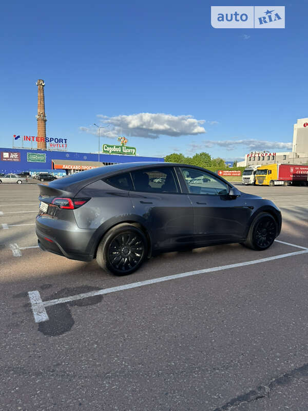 Позашляховик / Кросовер Tesla Model Y 2021 в Львові
