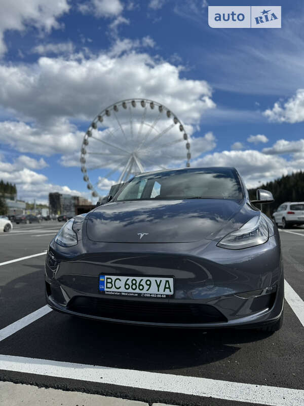 Tesla Model Y 2021