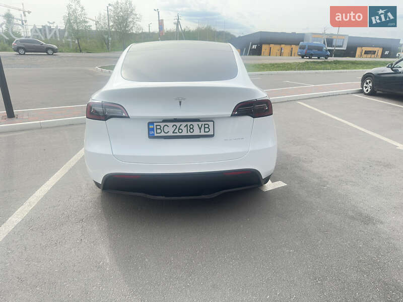 Позашляховик / Кросовер Tesla Model Y 2021 в Львові