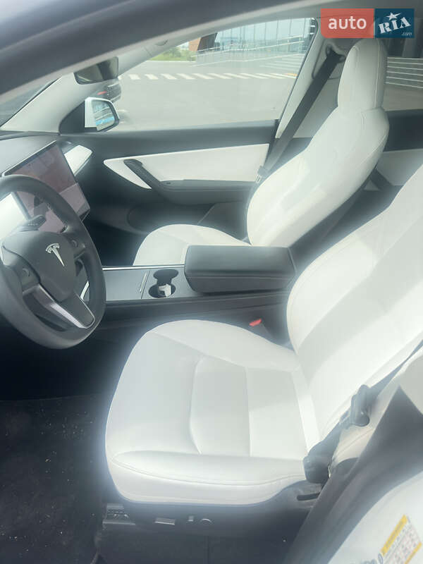 Позашляховик / Кросовер Tesla Model Y 2021 в Львові