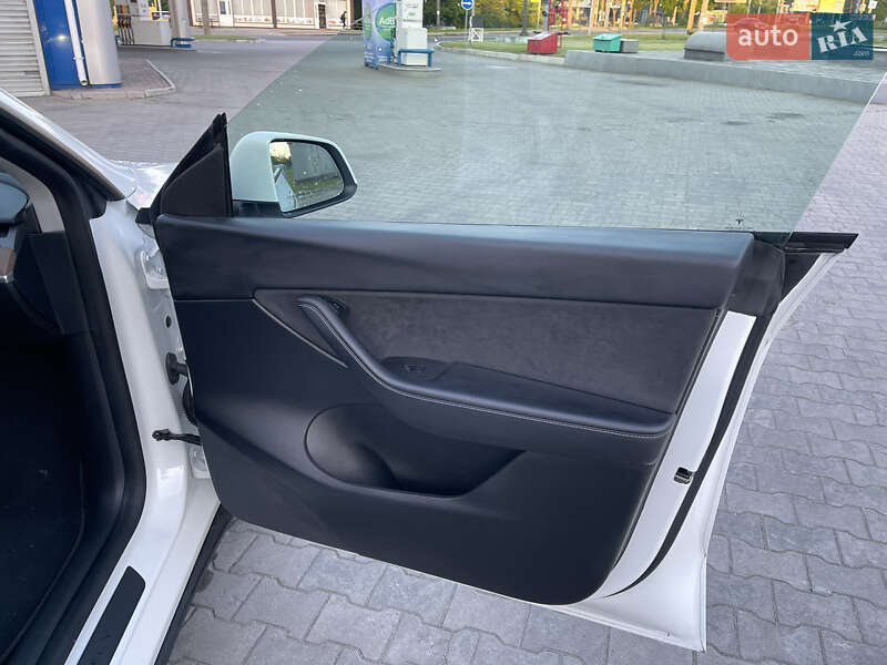 Позашляховик / Кросовер Tesla Model Y 2022 в Хмельницькому