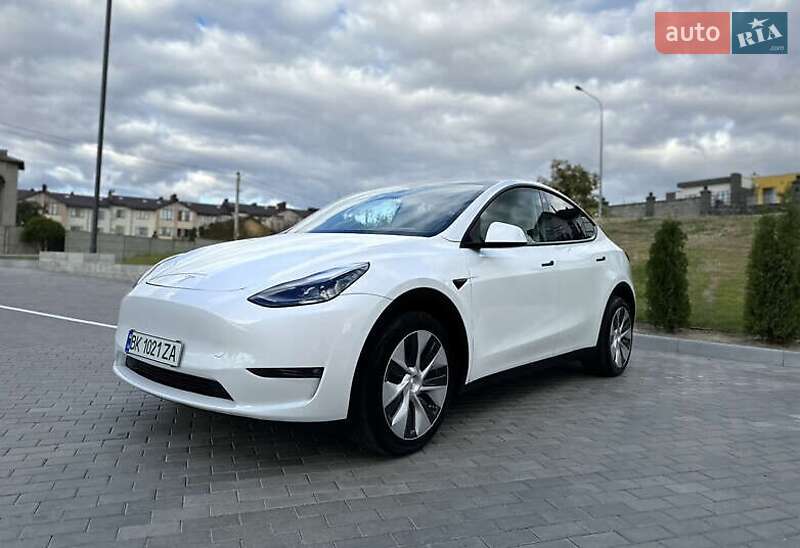 Внедорожник / Кроссовер Tesla Model Y 2023 в Киеве