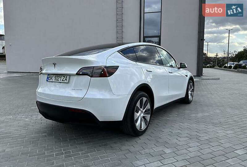 Внедорожник / Кроссовер Tesla Model Y 2023 в Киеве