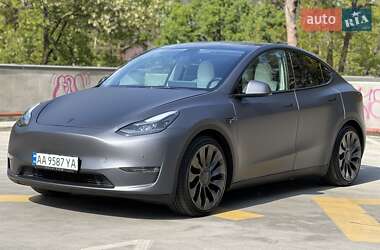 Внедорожник / Кроссовер Tesla Model Y 2022 в Киеве