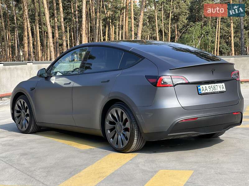 Внедорожник / Кроссовер Tesla Model Y 2022 в Киеве