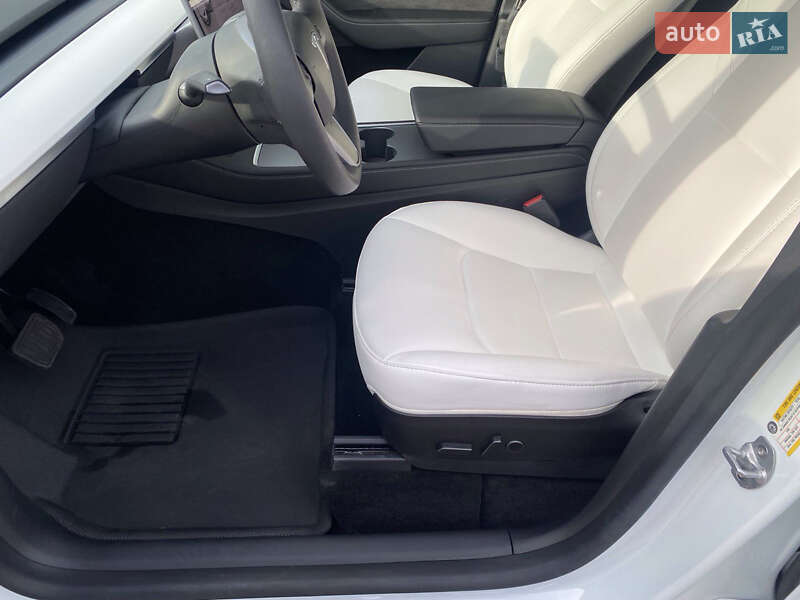 Внедорожник / Кроссовер Tesla Model Y 2022 в Киеве