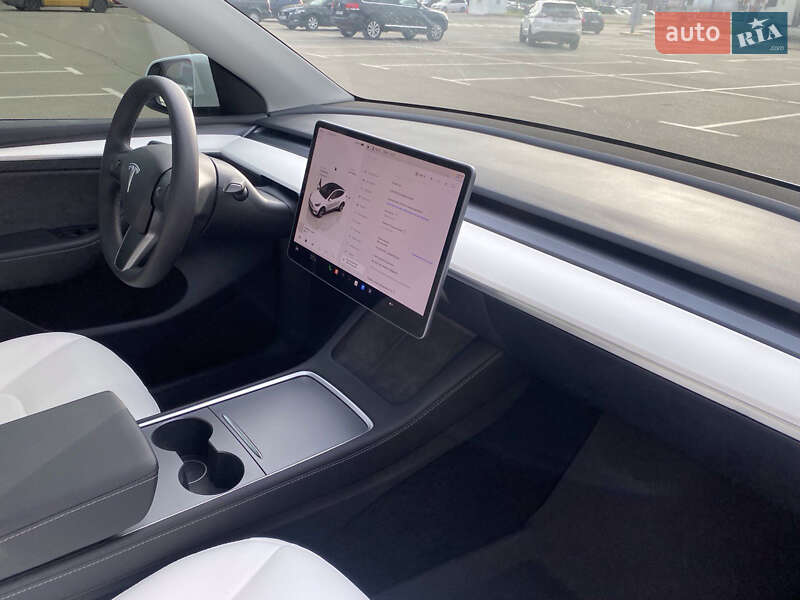 Внедорожник / Кроссовер Tesla Model Y 2022 в Киеве