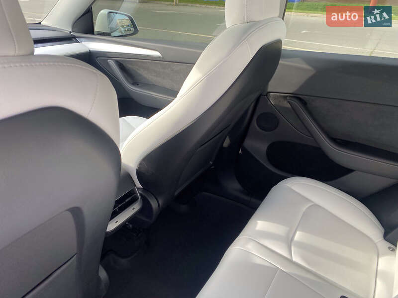 Внедорожник / Кроссовер Tesla Model Y 2022 в Киеве