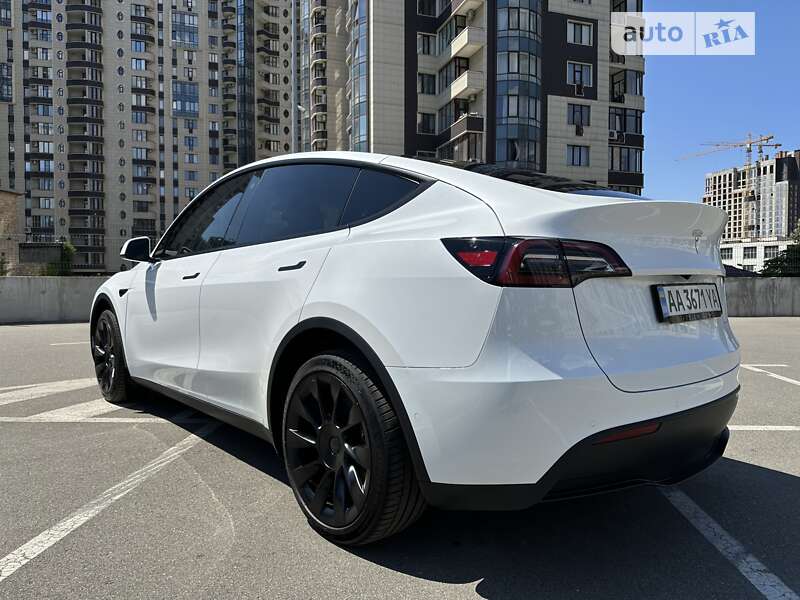 Внедорожник / Кроссовер Tesla Model Y 2022 в Киеве