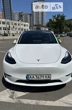 Внедорожник / Кроссовер Tesla Model Y 2022 в Киеве