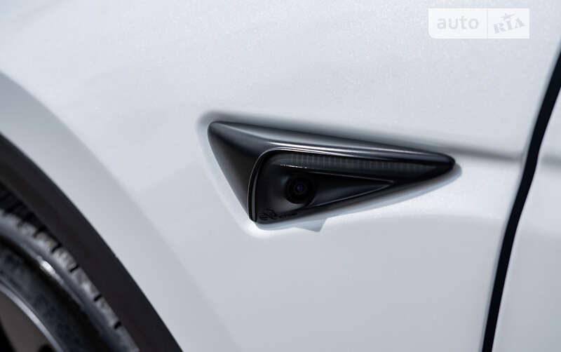 Внедорожник / Кроссовер Tesla Model Y 2022 в Киеве