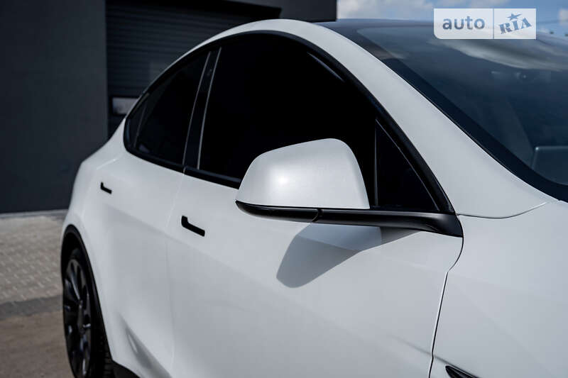 Внедорожник / Кроссовер Tesla Model Y 2022 в Киеве