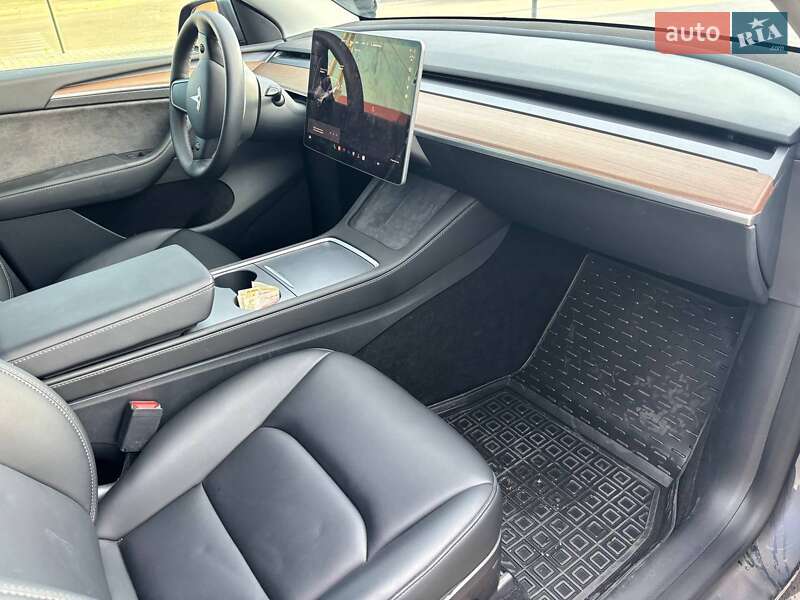 Позашляховик / Кросовер Tesla Model Y 2023 в Самарі