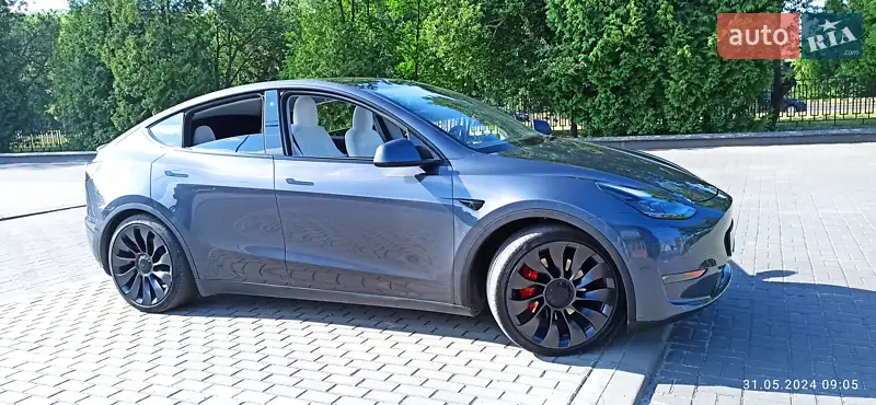 Tesla Model Y