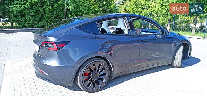 Позашляховик / Кросовер Tesla Model Y 2022 в Львові