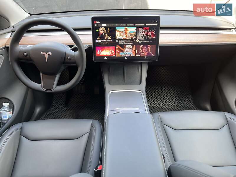 Внедорожник / Кроссовер Tesla Model Y 2023 в Киеве